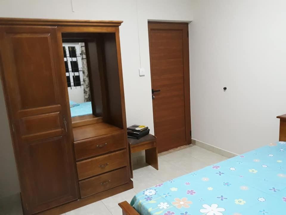 RS Villas: Beachfront Apartments with Pool and Wi-Fi Flic en Flac Exterior photo